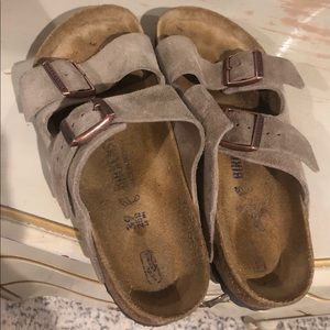 Birkenstock’s Arizona Taupe size 39 (size 8)